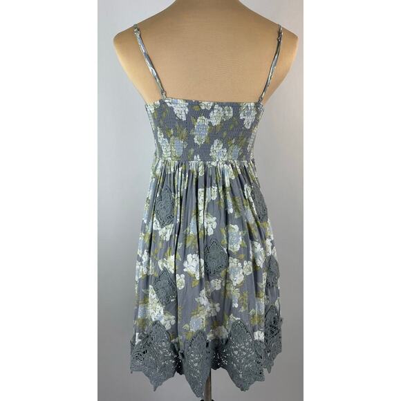Free People Size XS Ruched Bodice Mini Dress Floral Print Crochet Gray Cottage - Picture 3 of 10